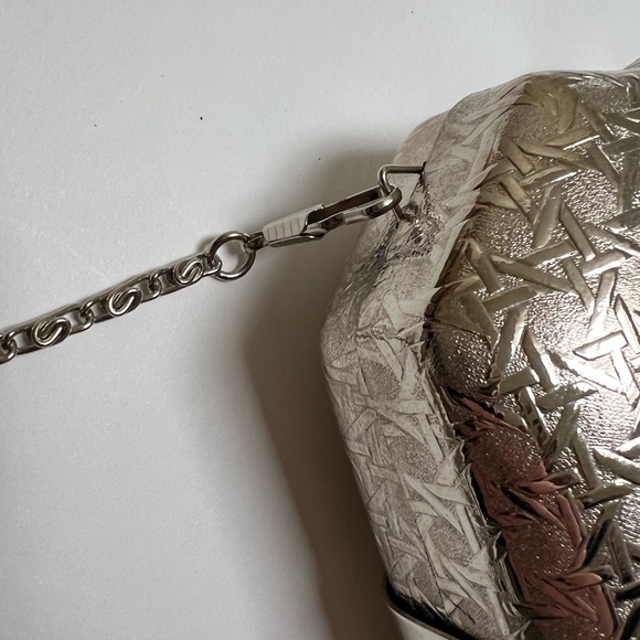 Silver Metal Handbag • Saks Fifth Avenue • - Picture 9 of 9
